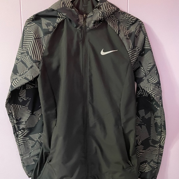 Nike Flash Windbreaker - Picture 14 of 16